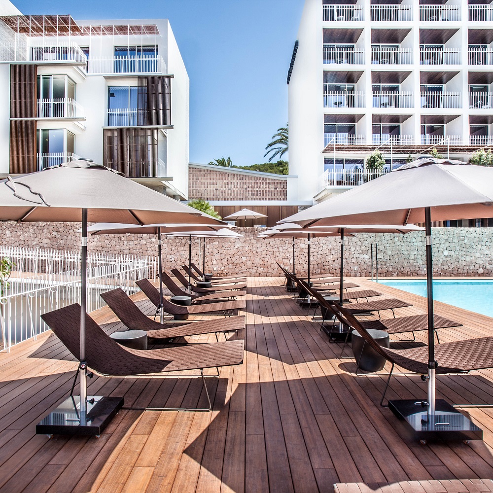 Trenza TU0704 Chaise loungue Outdoor Liege Andreu World