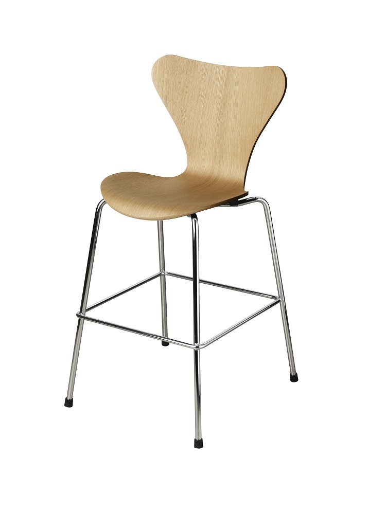 Fritz Hansen Series 7 Junior Chair, Kinderhochstuhl aus Eiche natur mit Chromgestell.