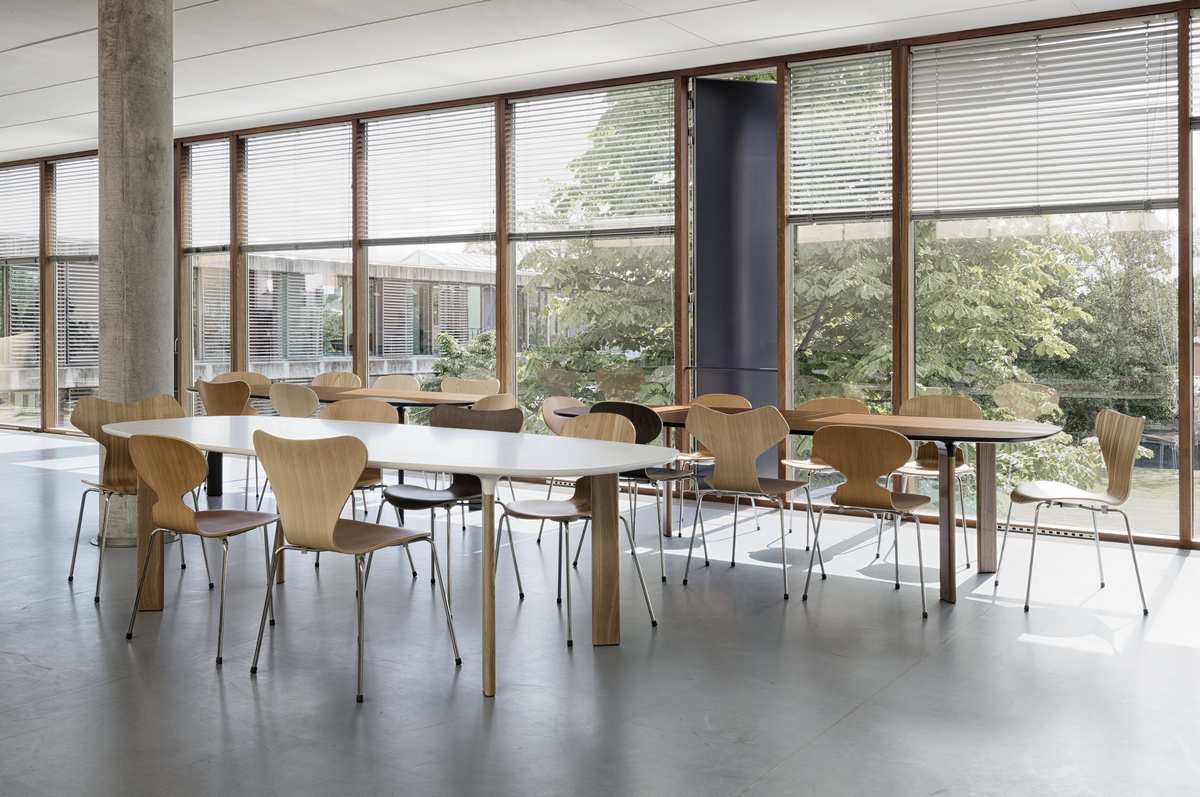 Analog Tisch Fritz Hansen