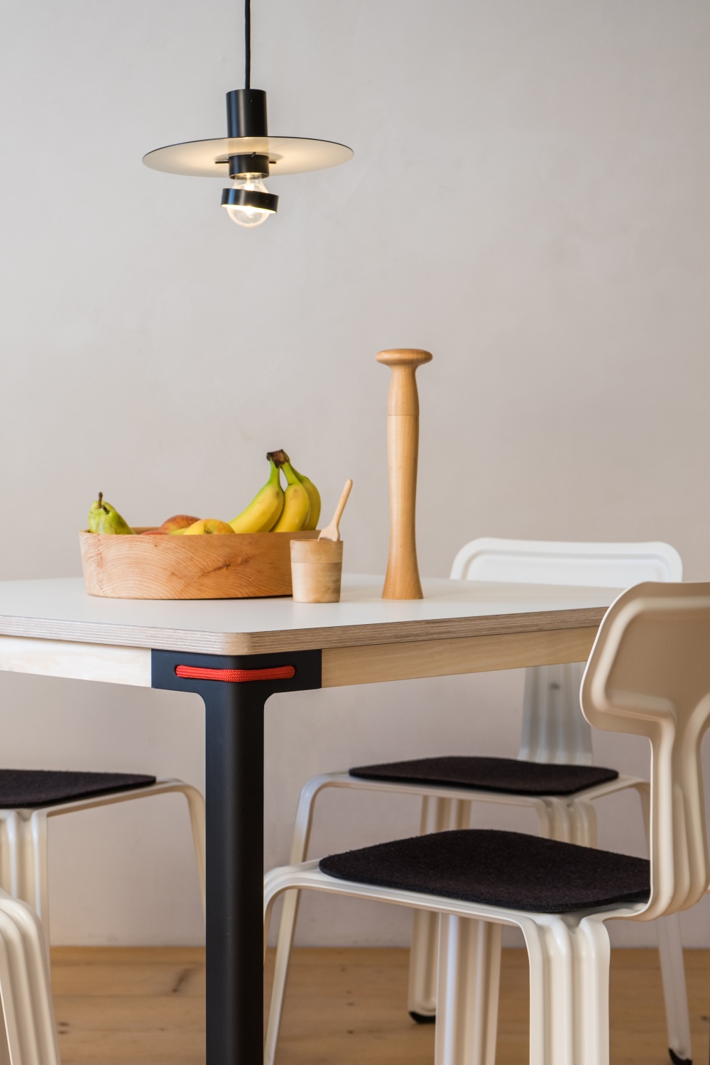 Seiltänzer Tisch Nils Holger Moormann