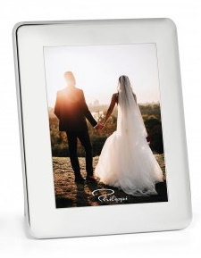 Silberner Philippi Bilderrahmen "Marriage" 20x25 cm mit Hochzeitsfoto eines Brautpaares. Ideal als Hochzeitsgeschenk.