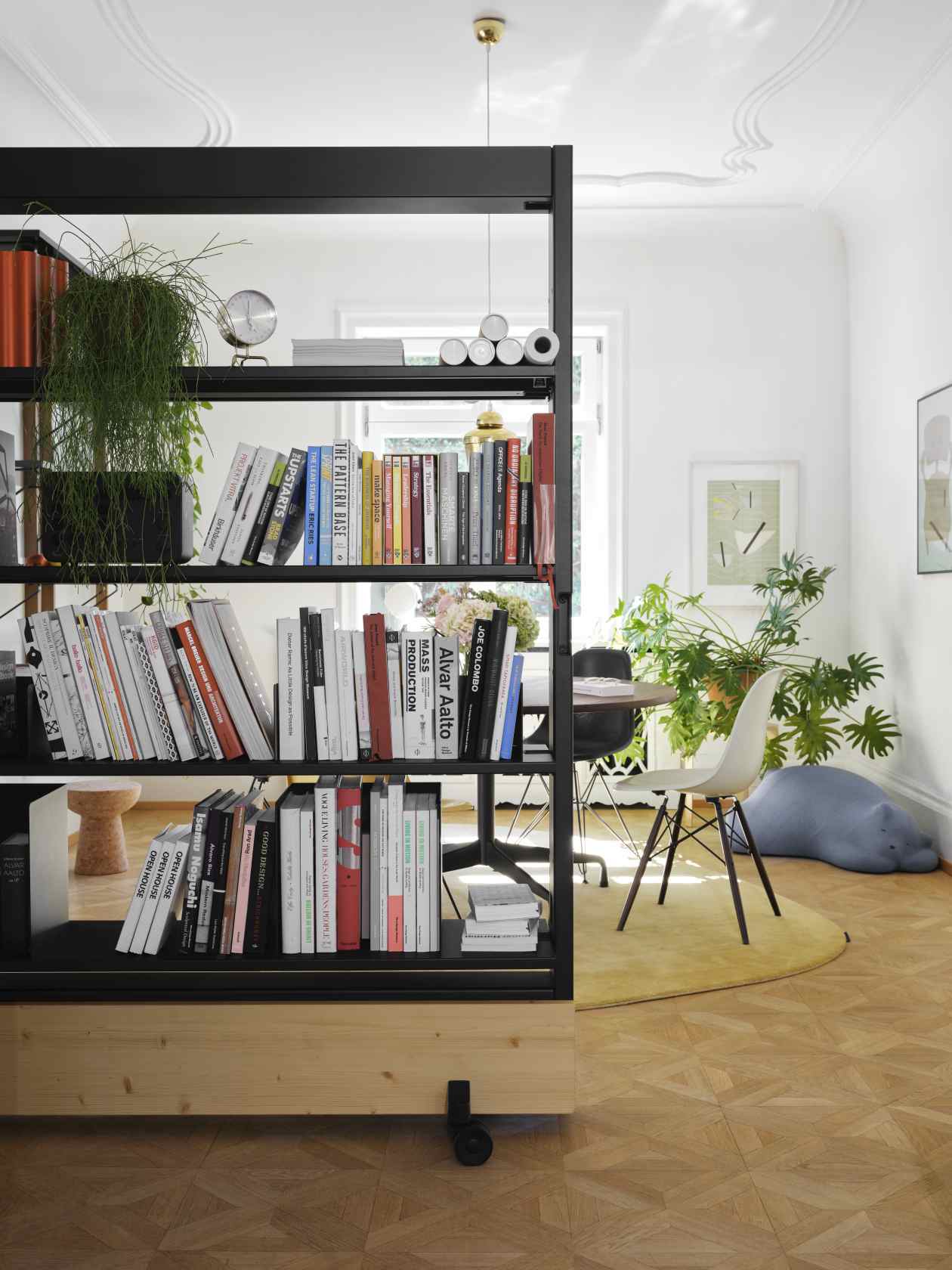 Tripod Clock Tischuhr Vitra