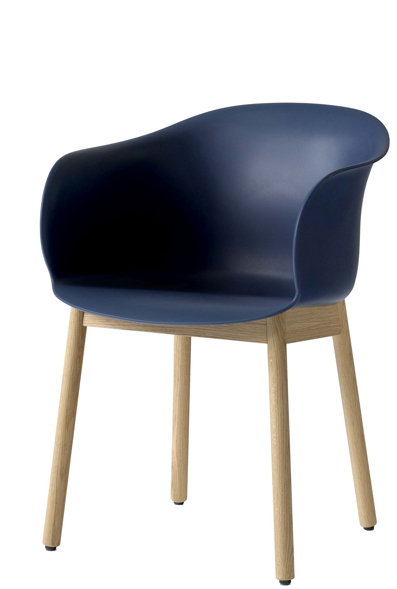 Eleganter blauer Elefy Lounge Chair mit Armlehnen und hellem Holzgestell von AndTradition. Moderner Sessel.