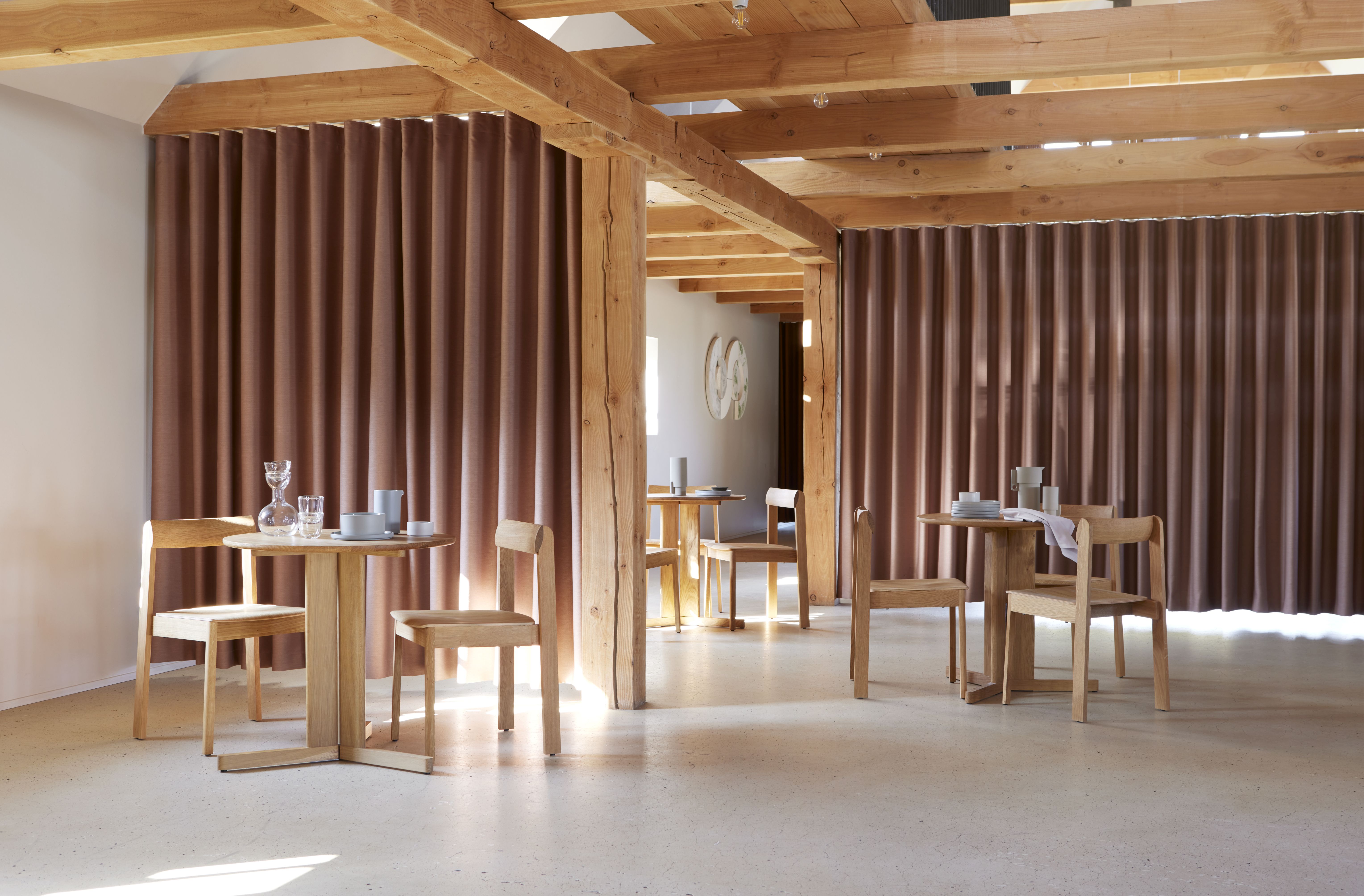 Trefoil Tisch Ø 75 Eiche Form & Refine