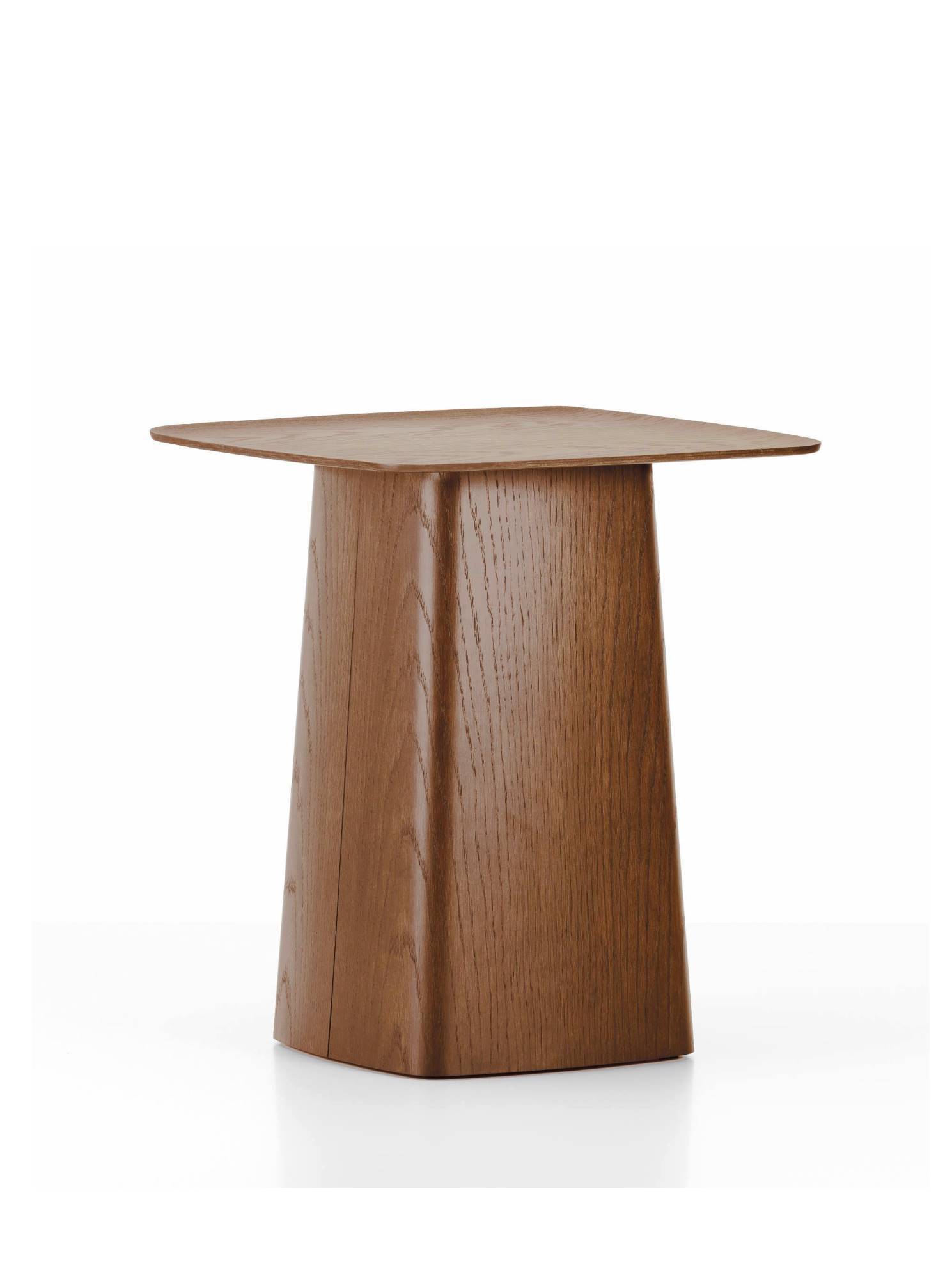 Vitra Beistelltisch Wooden Side Table aus Walnussholz, kleiner quadratischer Holztisch für Wohnzimmer und Schlafzimmer.