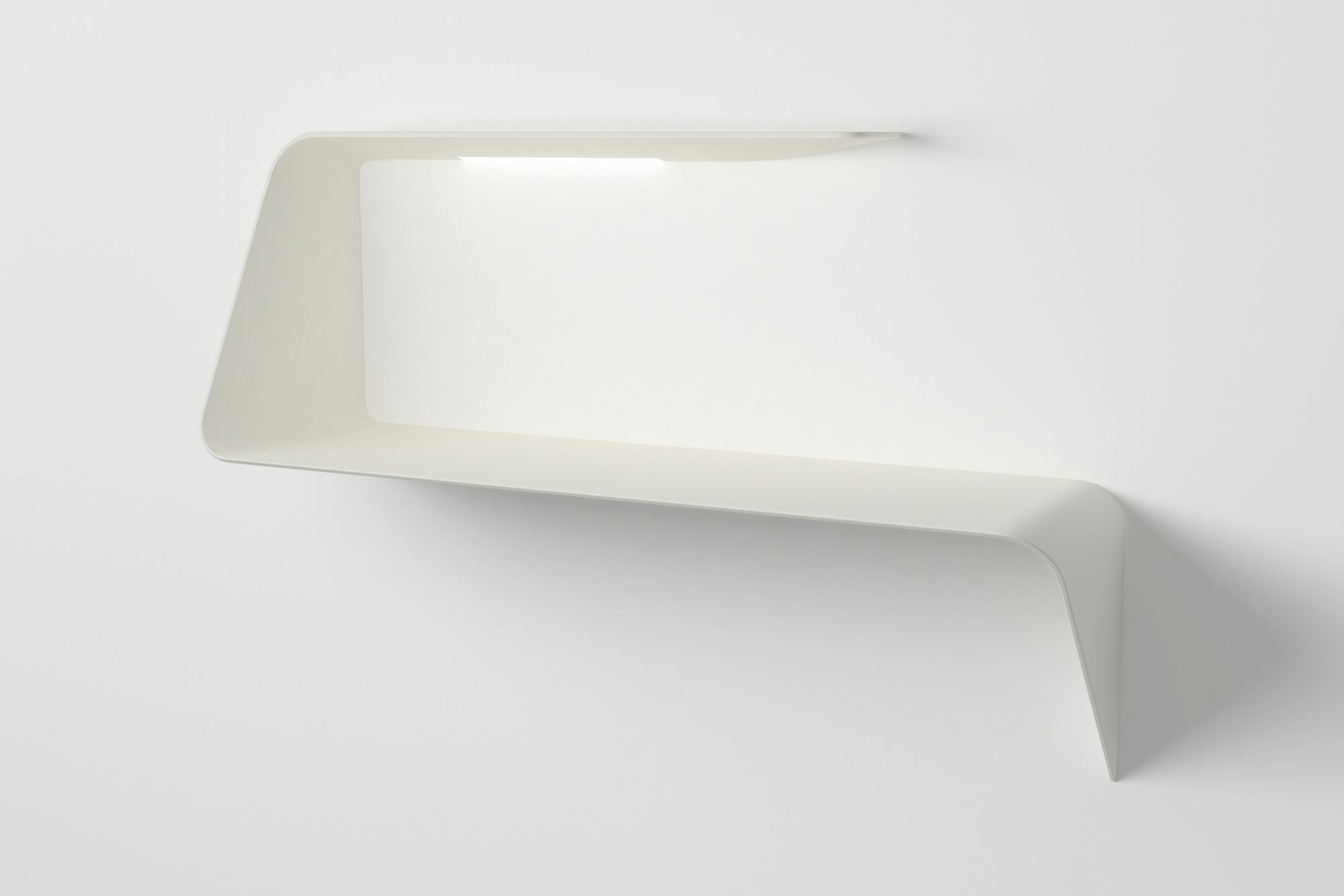 Weißer Mamba Wandsekretär von MDF Italia, moderne Ablage für Büro oder Wohnbereich.