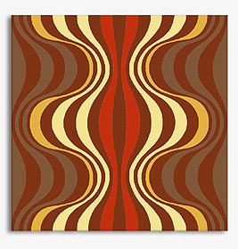 Panton Teppich Onion: Quadratischer Designteppich mit braunen, roten und gelben Wellenlinien.