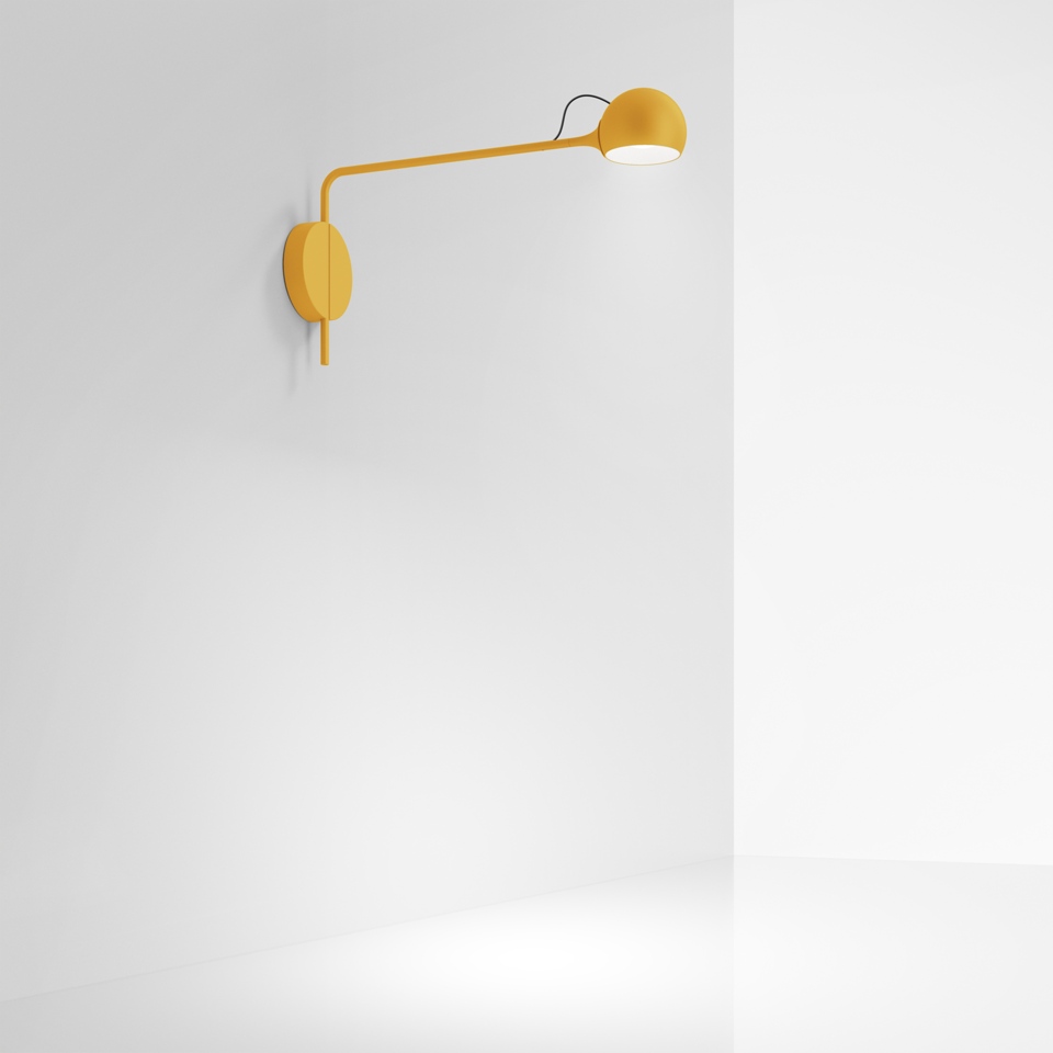 Gelbe Ixa Wandleuchte von Artemide: Moderne Wandlampe mit schwenkbarem Arm für flexibles Licht.