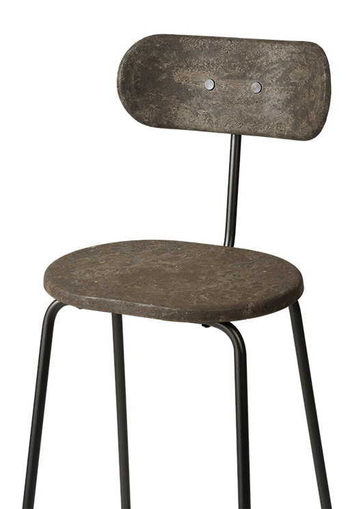 Earth Stool Barhocker mit Rückenlehne, dunkles Mater Waste Design, ideal für Küche und Bar.