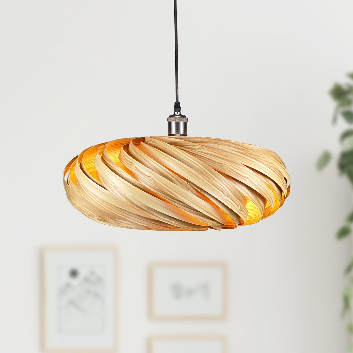 Veneria Hängeleuchte aus Olivesche, moderne Holzlampe für Wohnzimmer und Esszimmer, warmes Licht.