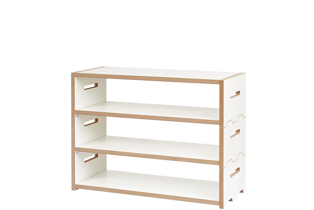 Tojo Hochstapler Anbaumodul Niedrig, ein weißes Holzregal mit drei Fächern für moderne Wohnräume.