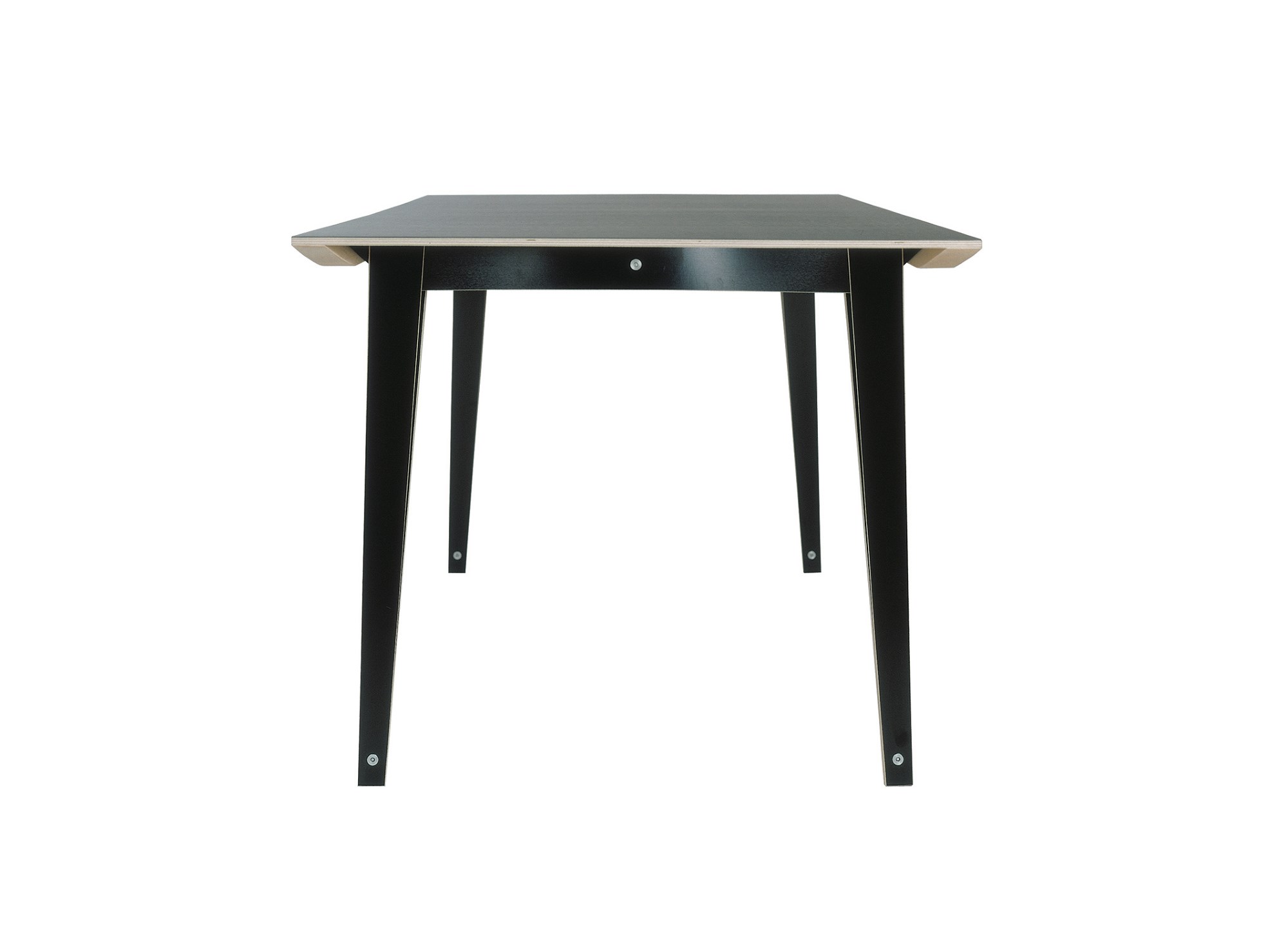 Schwarzer Spanoto Tisch von Nils Holger Moormann mit minimalistischem Design und vier Beinen.