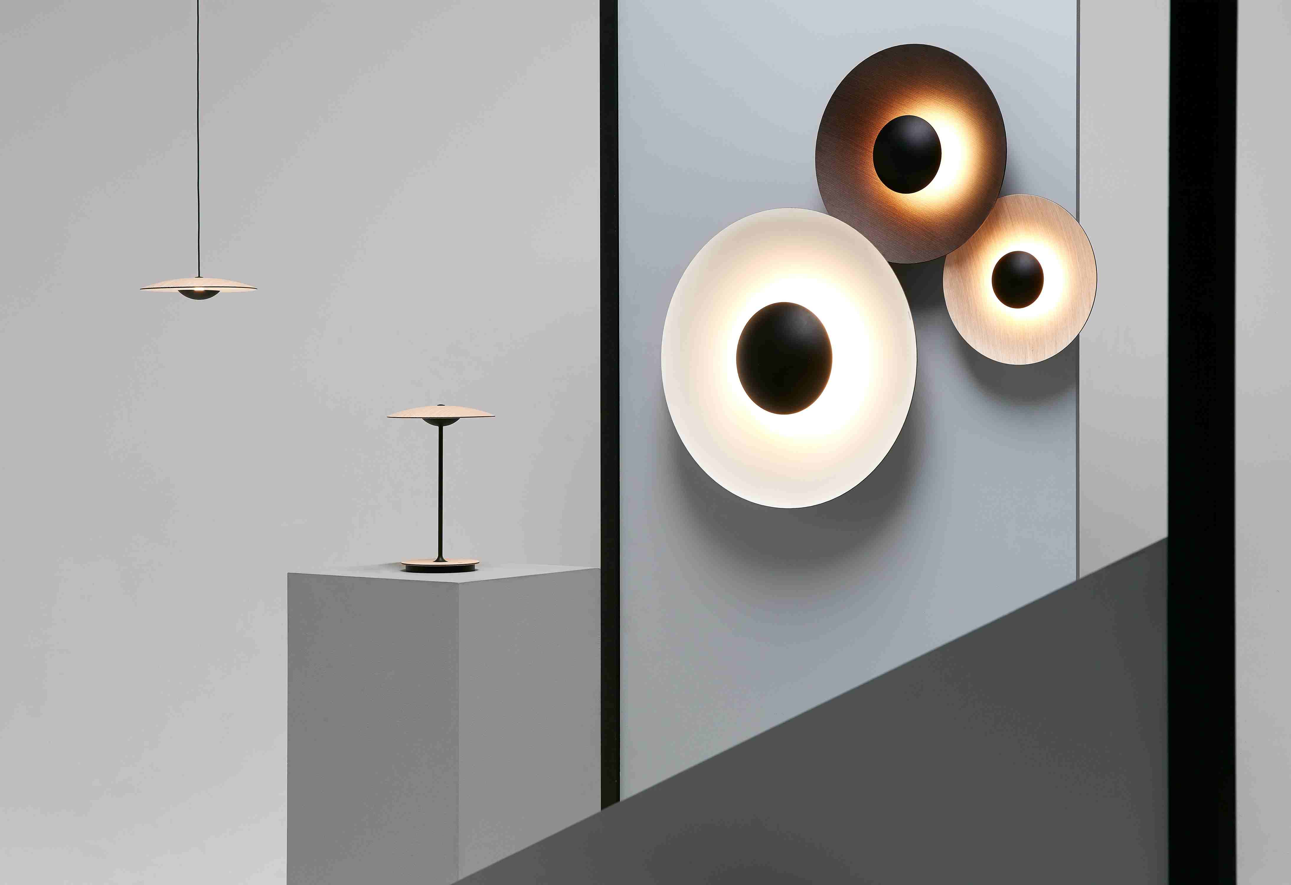 Ginger LED Leuchten: Pendelleuchte, Tischleuchte und Wandleuchten von Marset, modernes Design für Wohnräume.