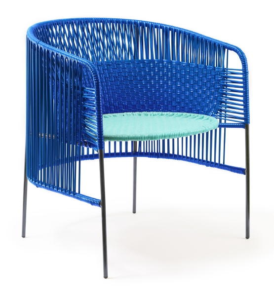 Blauer Ames Caribe Lounge Chair Outdoor Sessel mit türkisfarbenem Kissen, geflochten für Garten und Terrasse.
