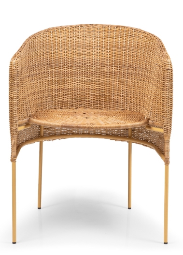 Caribe Stuhl: Naturfarbener Outdoor Esszimmerstuhl aus Rattan mit gelben Beinen. Gartenmöbel im Detail.