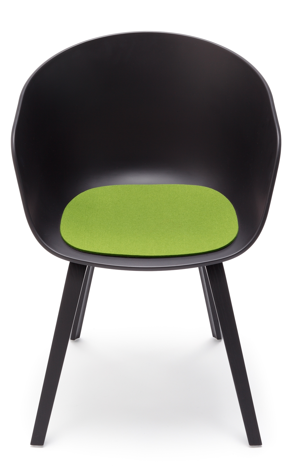 Schwarzer About A Chair AAC22 mit maigrüner Filz Sitzauflage von Hey Sign. Komfortable Stuhlauflage.