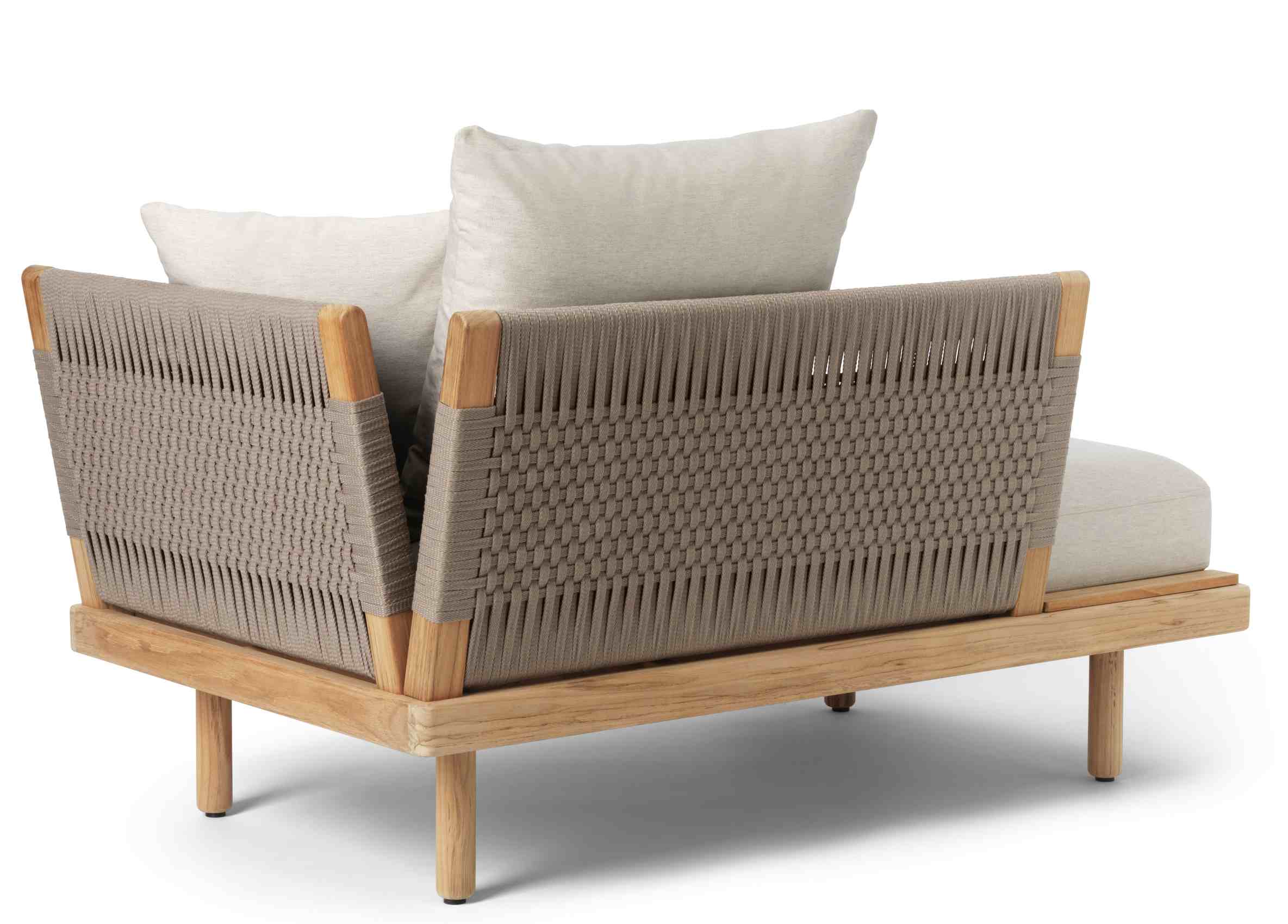Carl Hansen & Søn Embrace Sofa Modul E541 Outdoor mit Flechtmuster und Kissen.