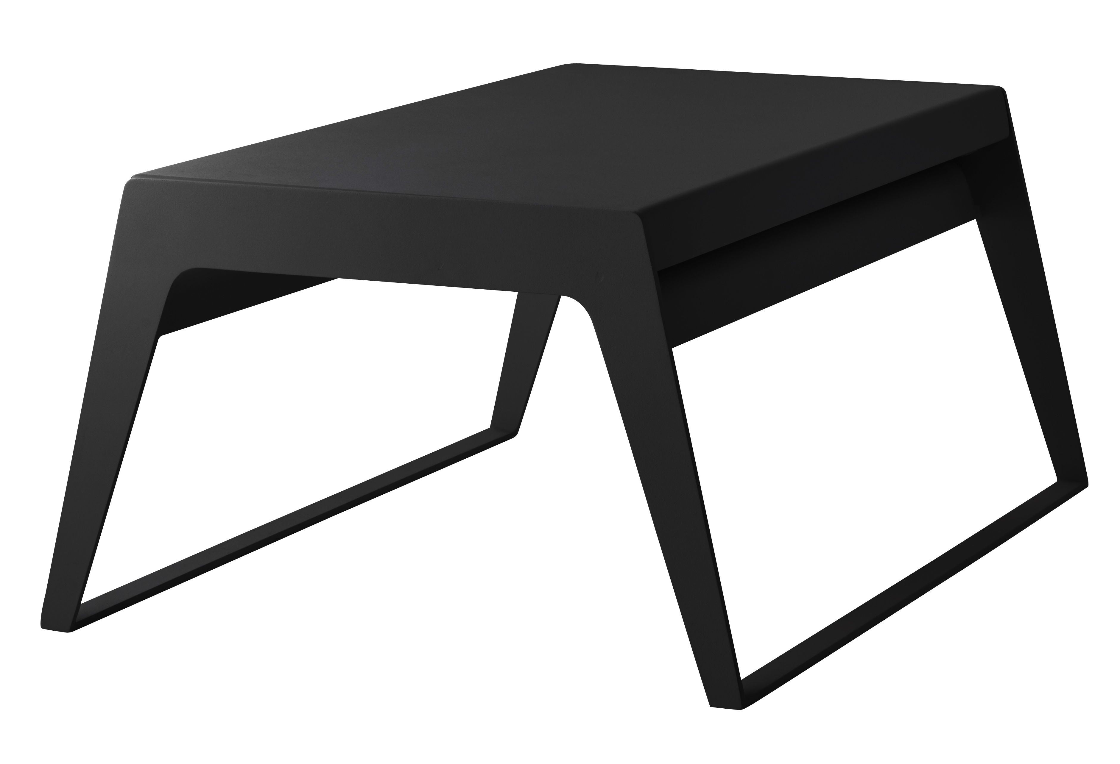 Schwarzer Chill-out Couchtisch von Cane-Line mit minimalistischem Design für Wohnzimmer und Terrasse.