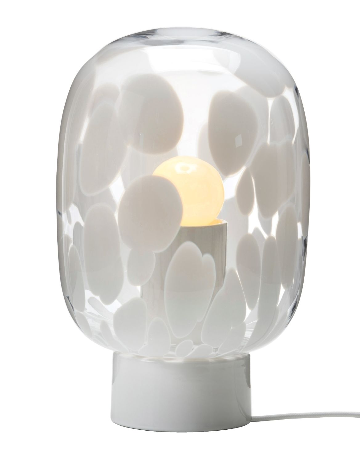 Weiße Flakes Tischleuchte mit Kristallglas-Schirm und warmem Licht, moderne Wohnraumbeleuchtung.