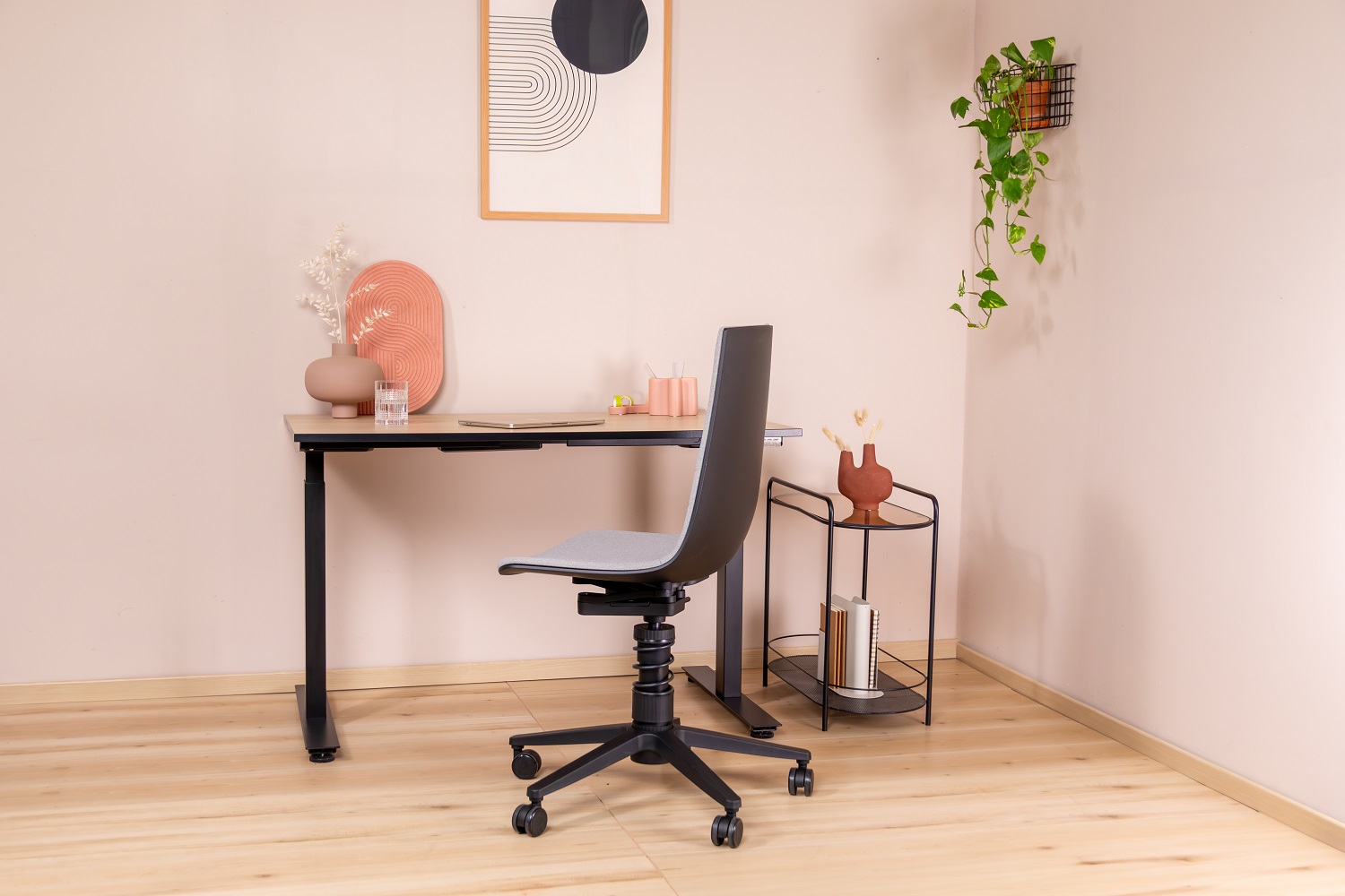 Linu Task Conference Konferenzstuhl mit Federbein Aeris