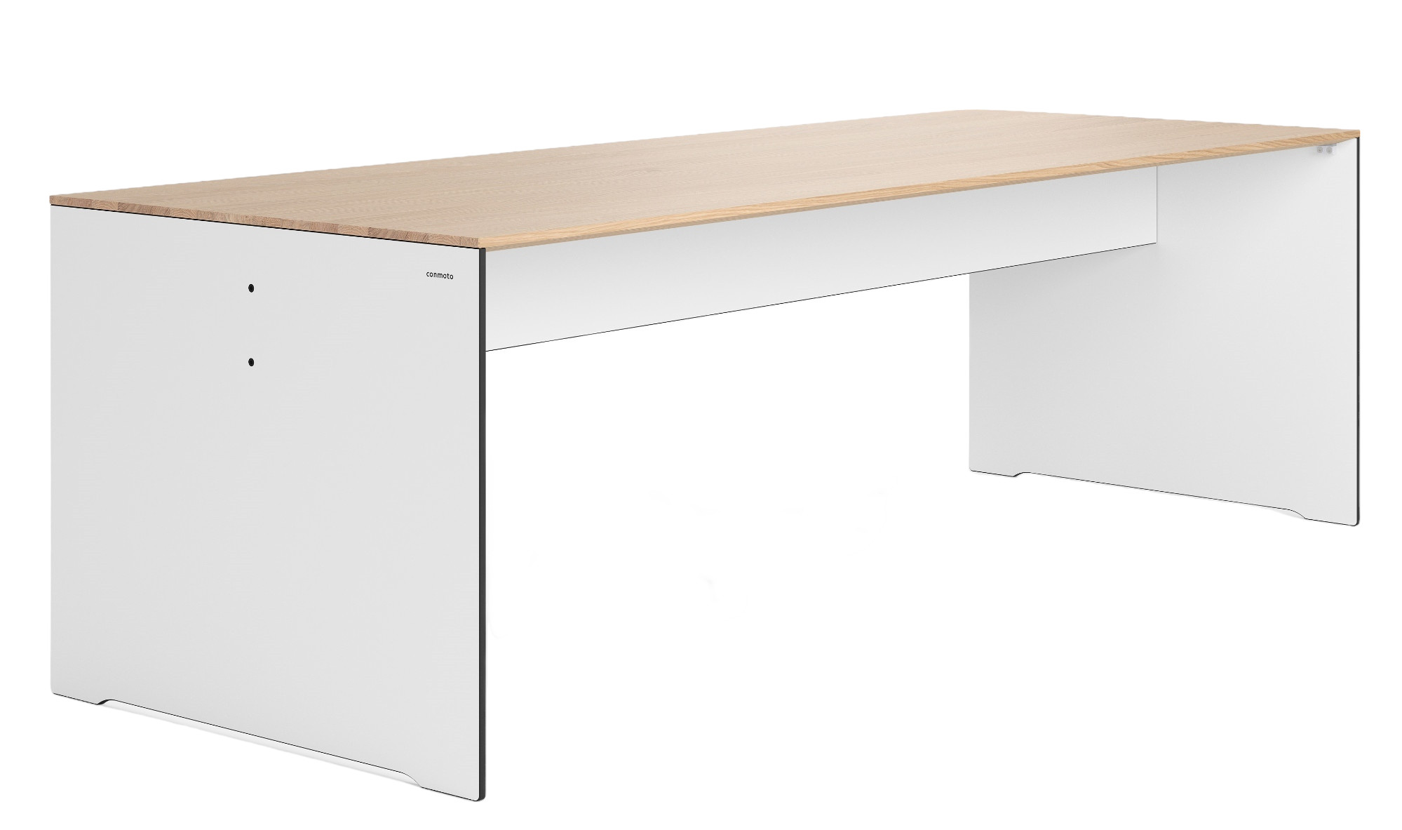 Riva Tisch von Conmoto: Heller Holztisch mit weißen, minimalistischen Beinen für den Innenbereich.