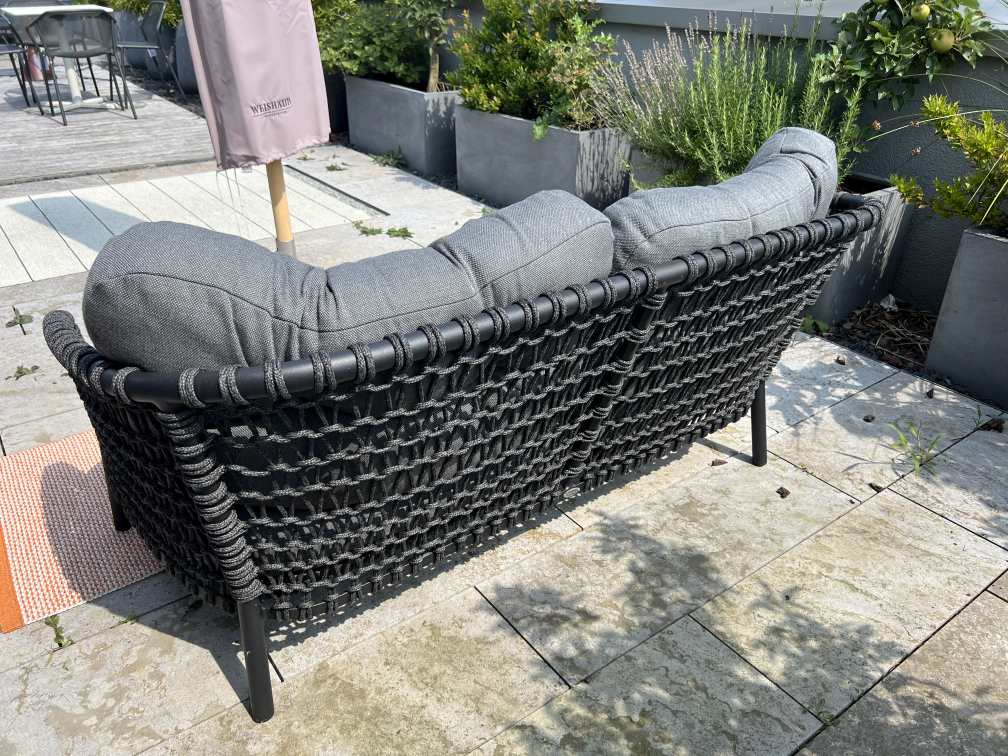 Ocean Large 2-Sitzer Sofa mit Kissen in Dunkelgrau Outdoor Cane-Line AUSSTELLUNGSSTÜCK  