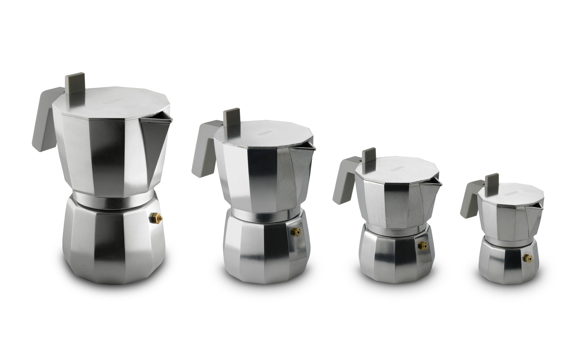 Vier Alessi Moka Espressokocher in verschiedenen Größen, aus Aluminium, für aromatischen Kaffee.