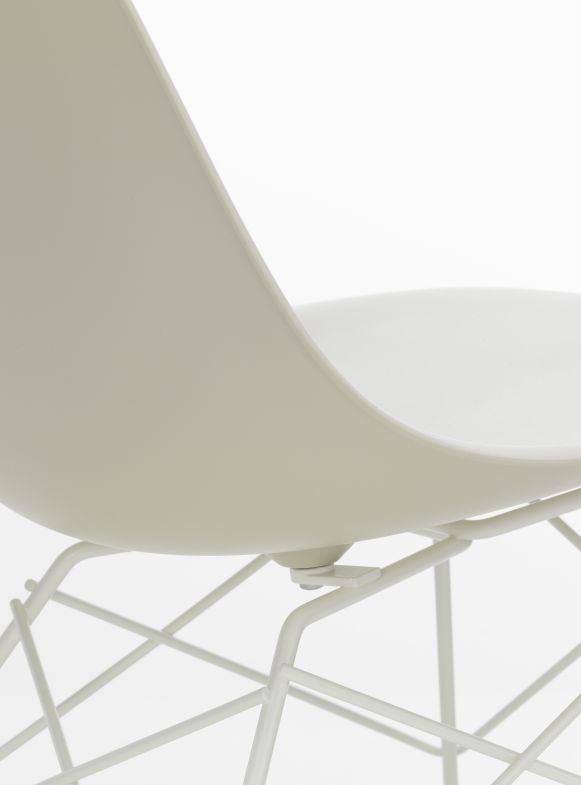 Eames Plastic Side Chair LSR Stuhl Vitra