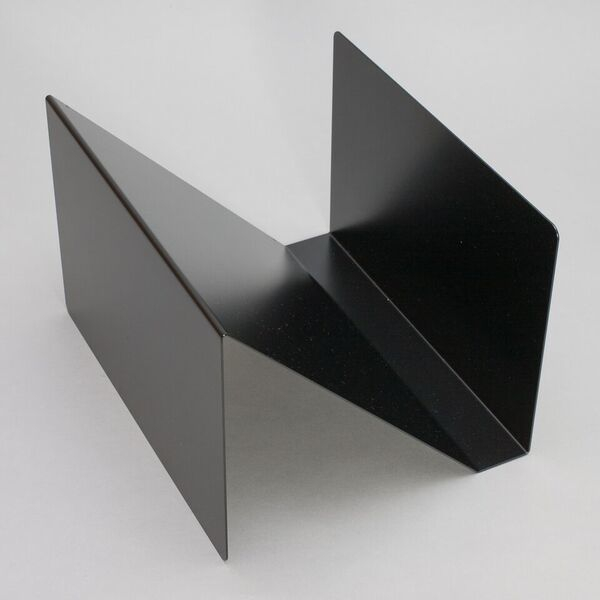 Schwarzer ZS01 L Zeitungsständer Stadie aus Metall, modernes Design für Zeitschriften und Zeitungen.