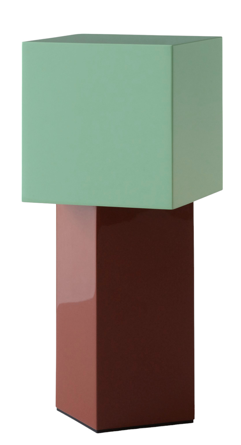 Pivot ATD7 Tischleuchte von AndTradition: Moderne Akkuleuchte in Grün und Braun.