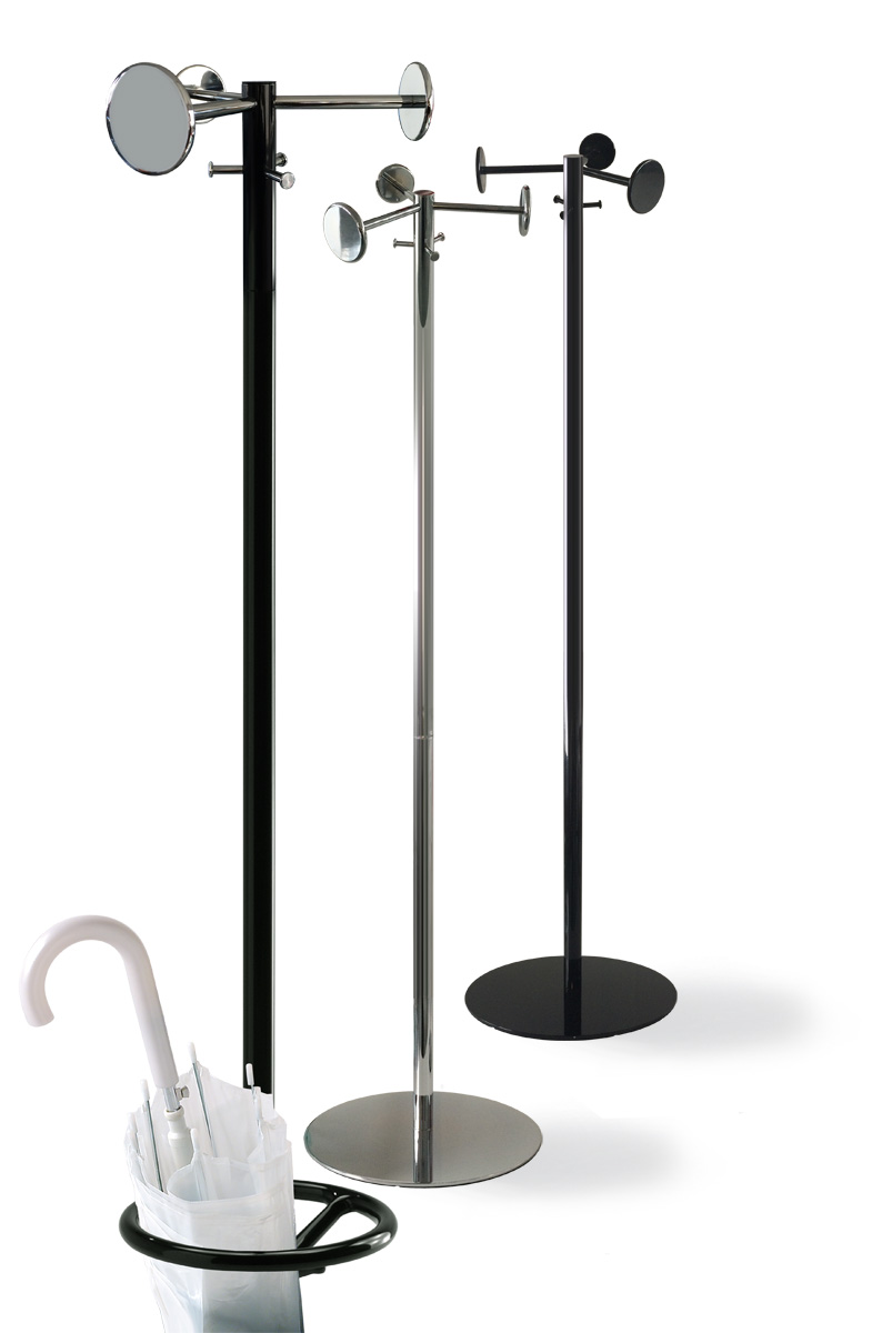 Drei moderne Kleiderständer, Alter Ego Coat Stand, schwarz, silber, mit Schirmständer. Design Garderobe.