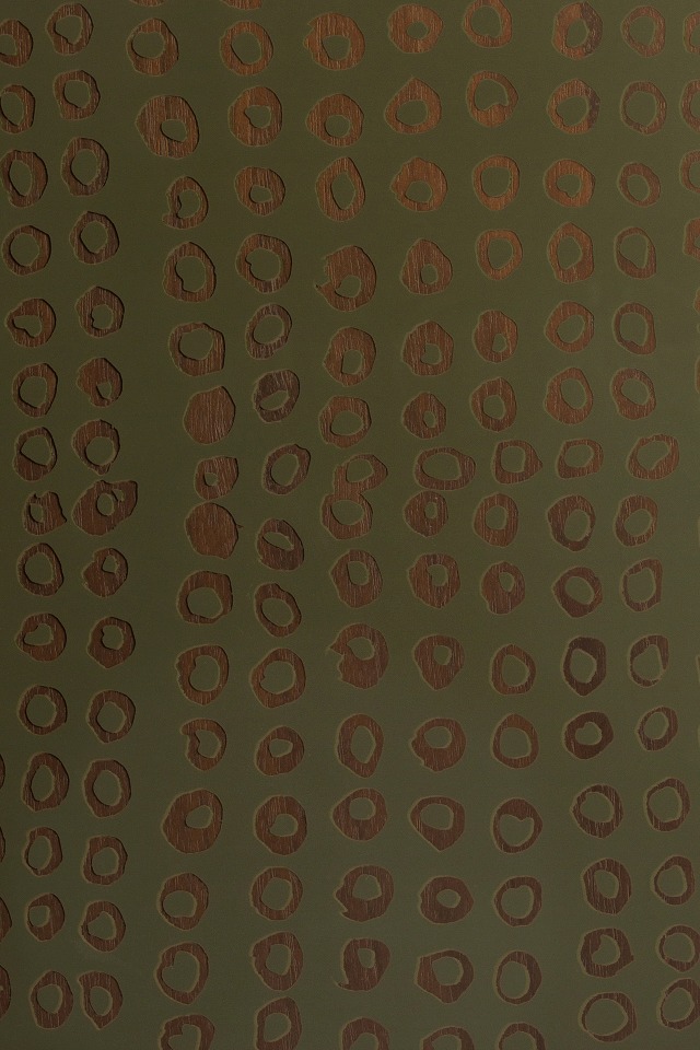 Detailaufnahme des Second Nature Tray von Ethnicraft mit abstraktem, organischem Muster.