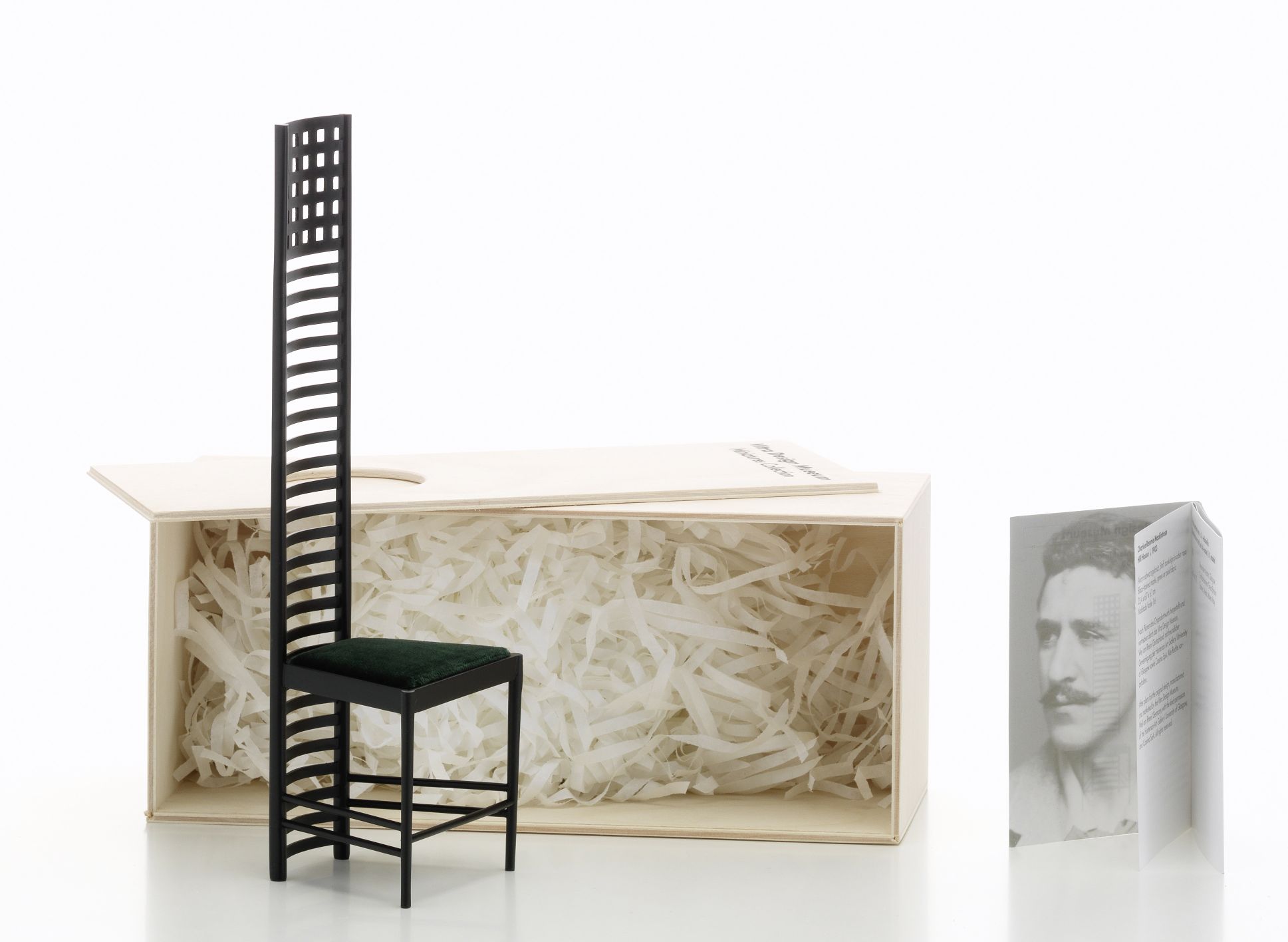 Produktfoto: Miniatur des Hill House 1 Stuhls von Vitra, grüne Sitzfläche.