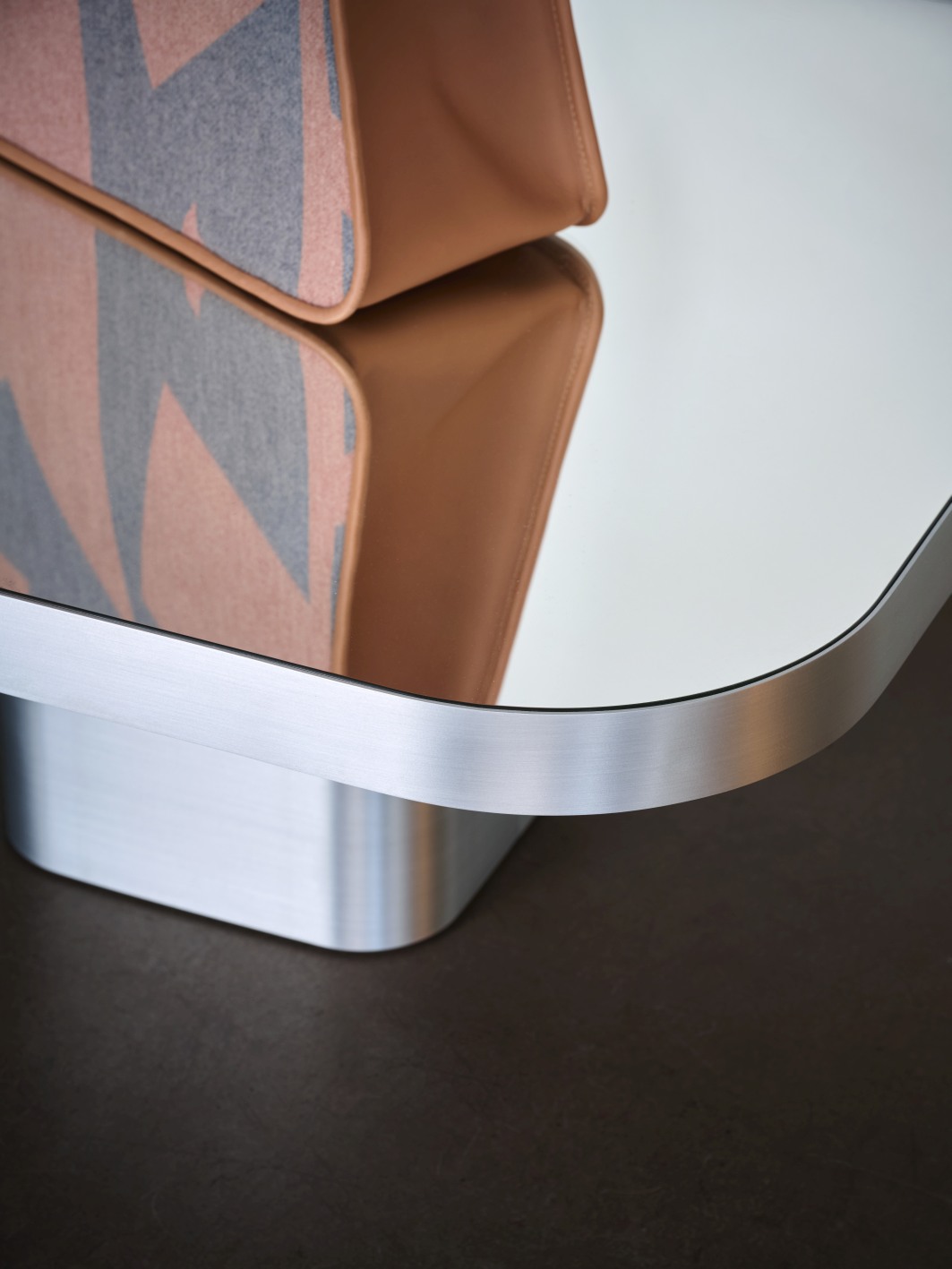 Bow Coffee Table Couchtisch No. 3 ClassiCon