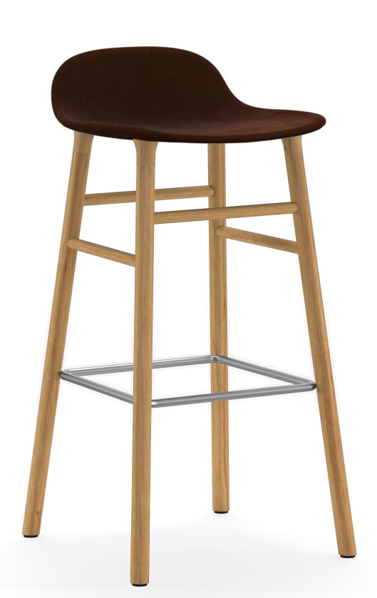 Form Barstool Barhocker von Normann Copenhagen: Holzgestell mit braun gepolsterter Sitzfläche, Höhe 75 cm.