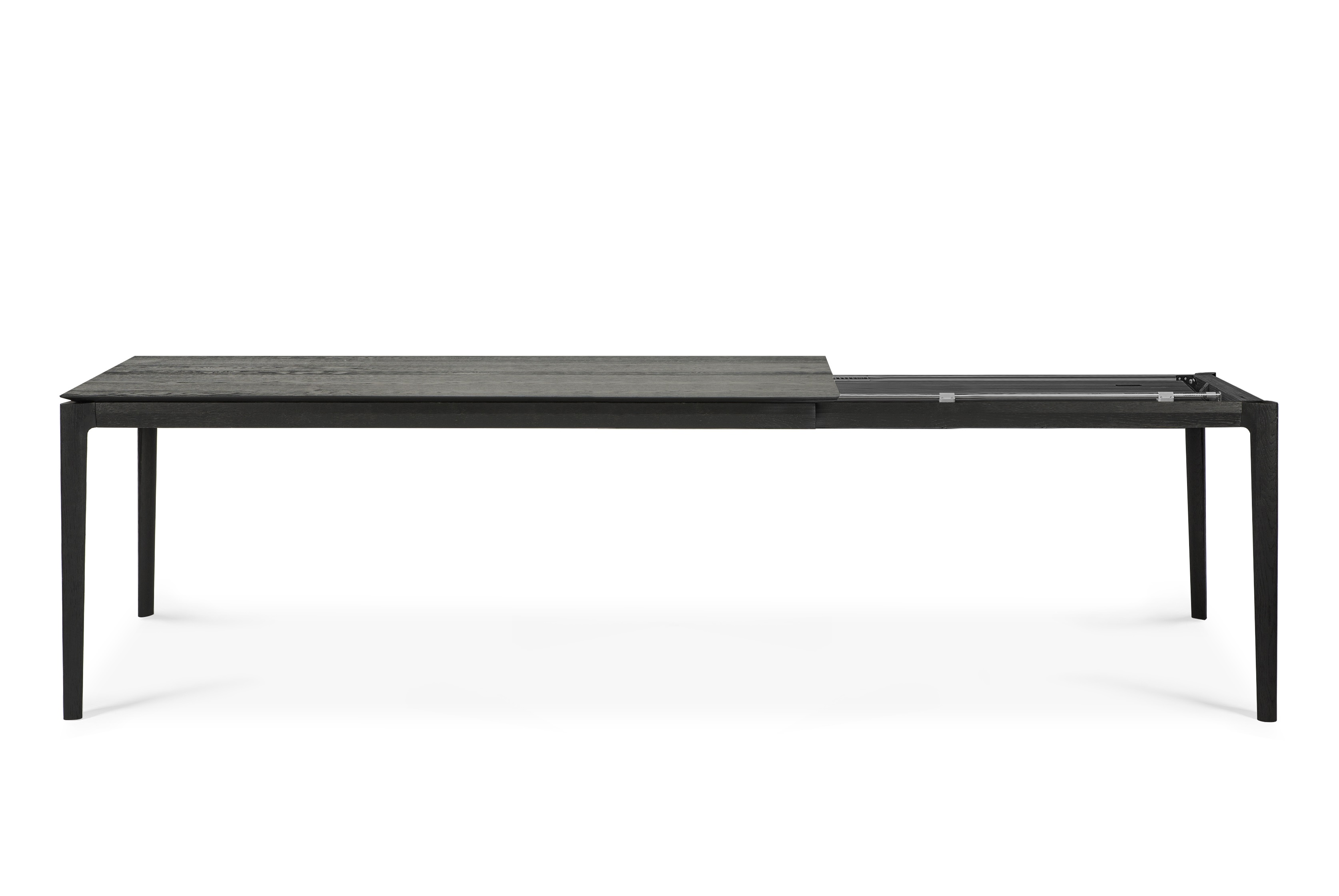 Bok Ausziehtisch aus Eiche in Schwarz, rechteckig, teilweise ausgezogen. Moderner Esstisch für Esszimmer.