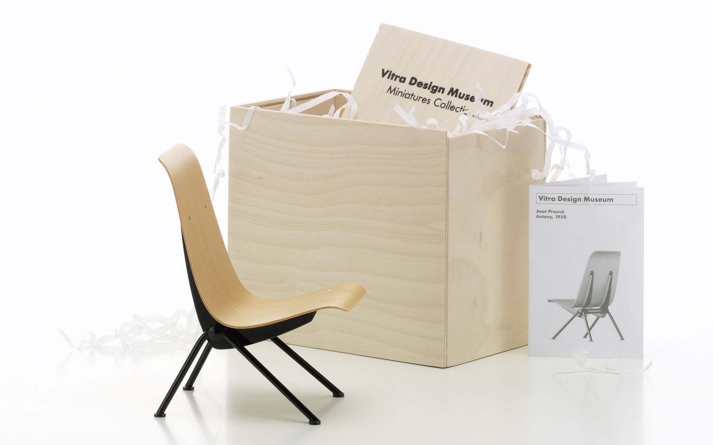 Vitra Antony Miniatur Stuhl [1950] aus Holz und Metall, Designklassiker für Sammler.