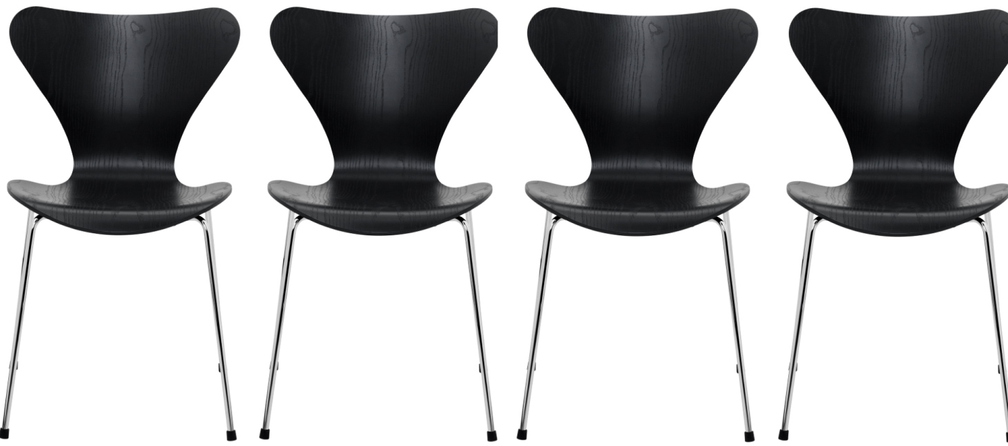Vier schwarze Siebener Stühle (Serie 7) aus Esche von Fritz Hansen mit Chromgestell.
