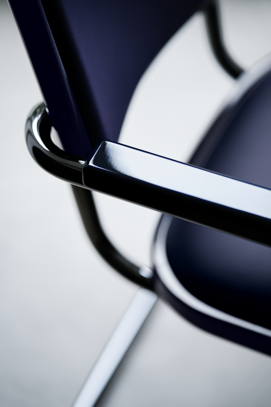 JS. Thonet by Jil Sander S 64 P / S64P Freischwinger Thonet