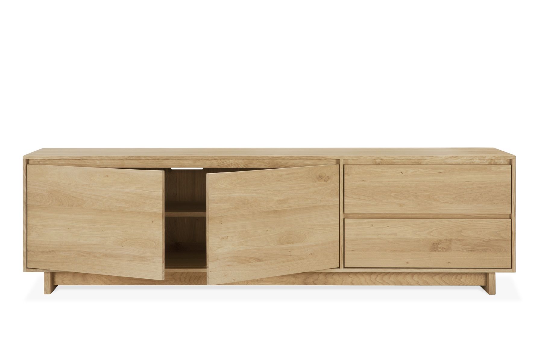 Ethnicraft Wave TV Anrichte aus Eiche, Lowboard mit zwei Schubladen und zwei offenen Schranktüren.