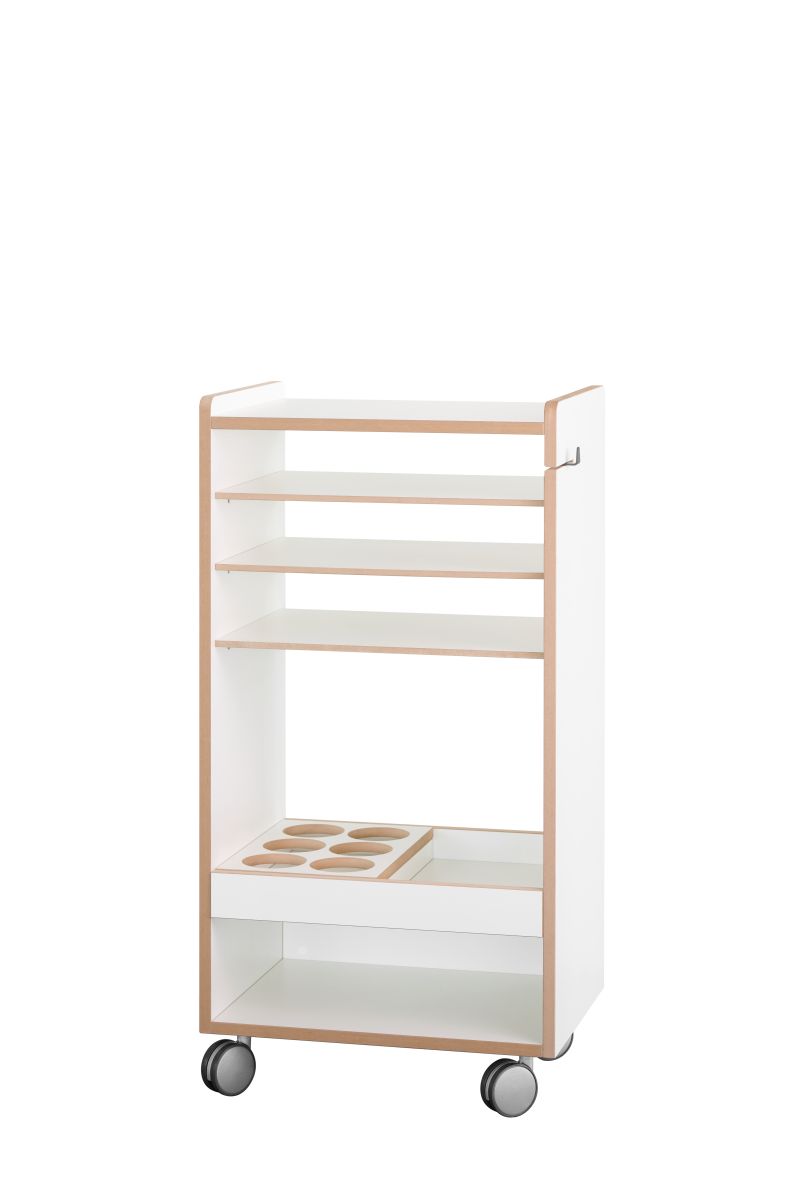 Tojo-fahrbar Rollwagen aus weißem Holz mit mehreren Regalböden und Rollen für flexible Nutzung.
