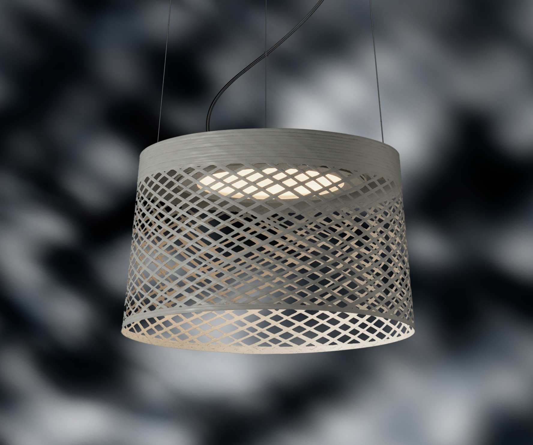 Twiggy Grid Pendelleuchte von Foscarini: Moderne LED-Hängelampe mit zylindrischem Lampenschirm und Gittermuster.