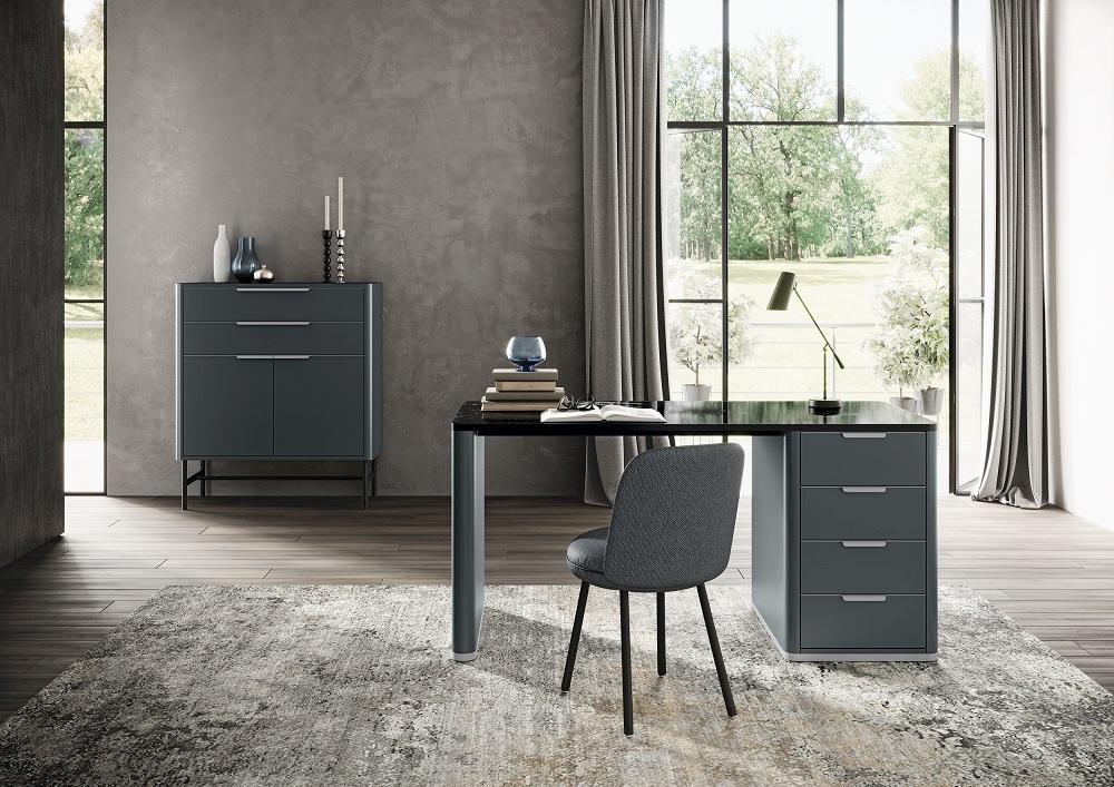 New Classic Line Sideboard in Basaltgrau von Müller Möbelfabrikation neben passendem Schreibtisch mit Schubladen.