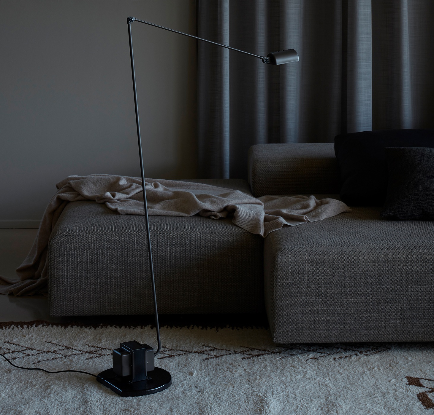 Daphine Terra LED Stehleuchte MATT SCHWARZ Lumina EINZELSTÜCK