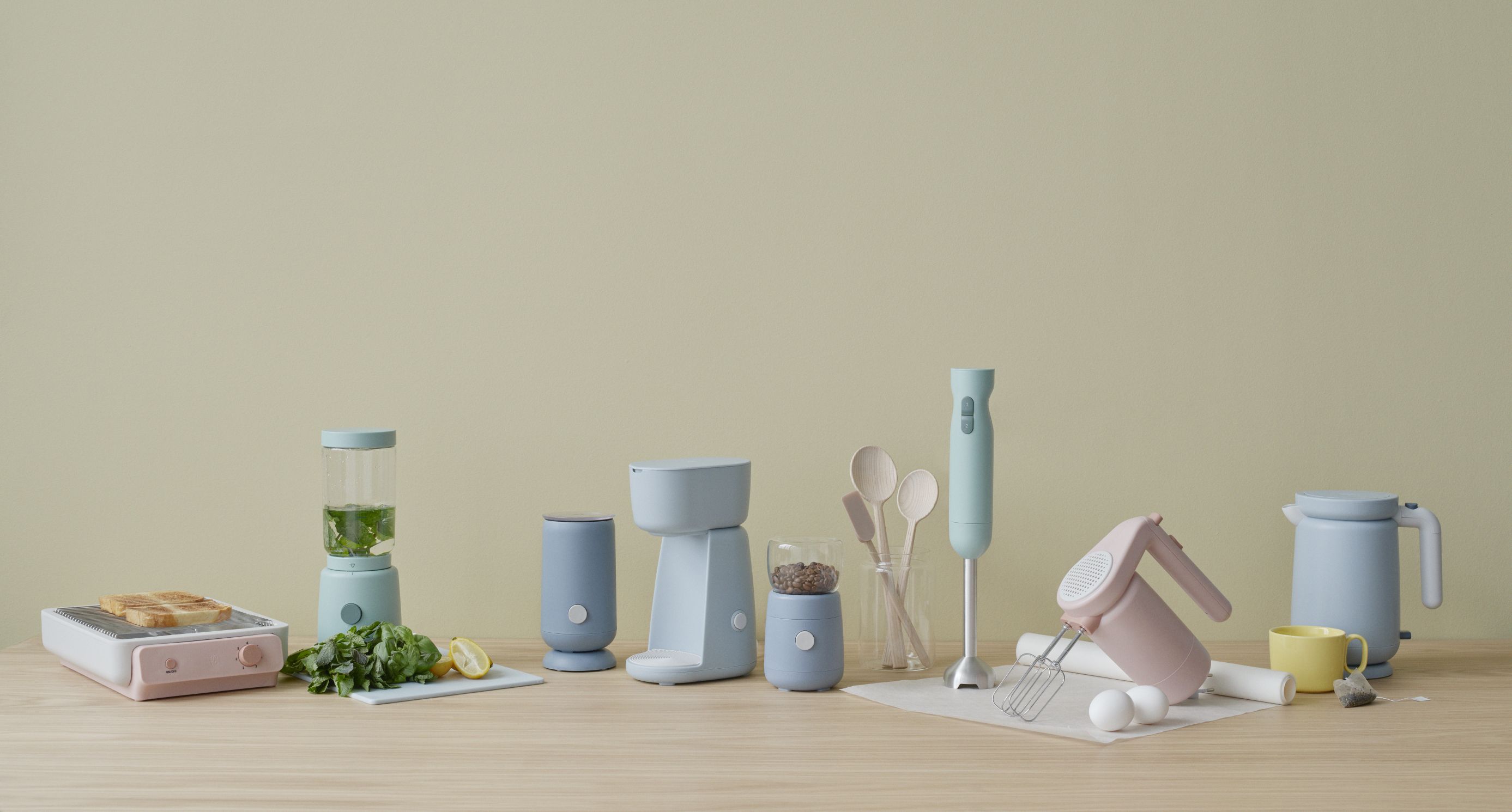 Helle FOODIE Solo-Kaffeemaschine von RIG TIG by Stelton. Einzelstück für köstlichen Kaffee, hellblaues Design.