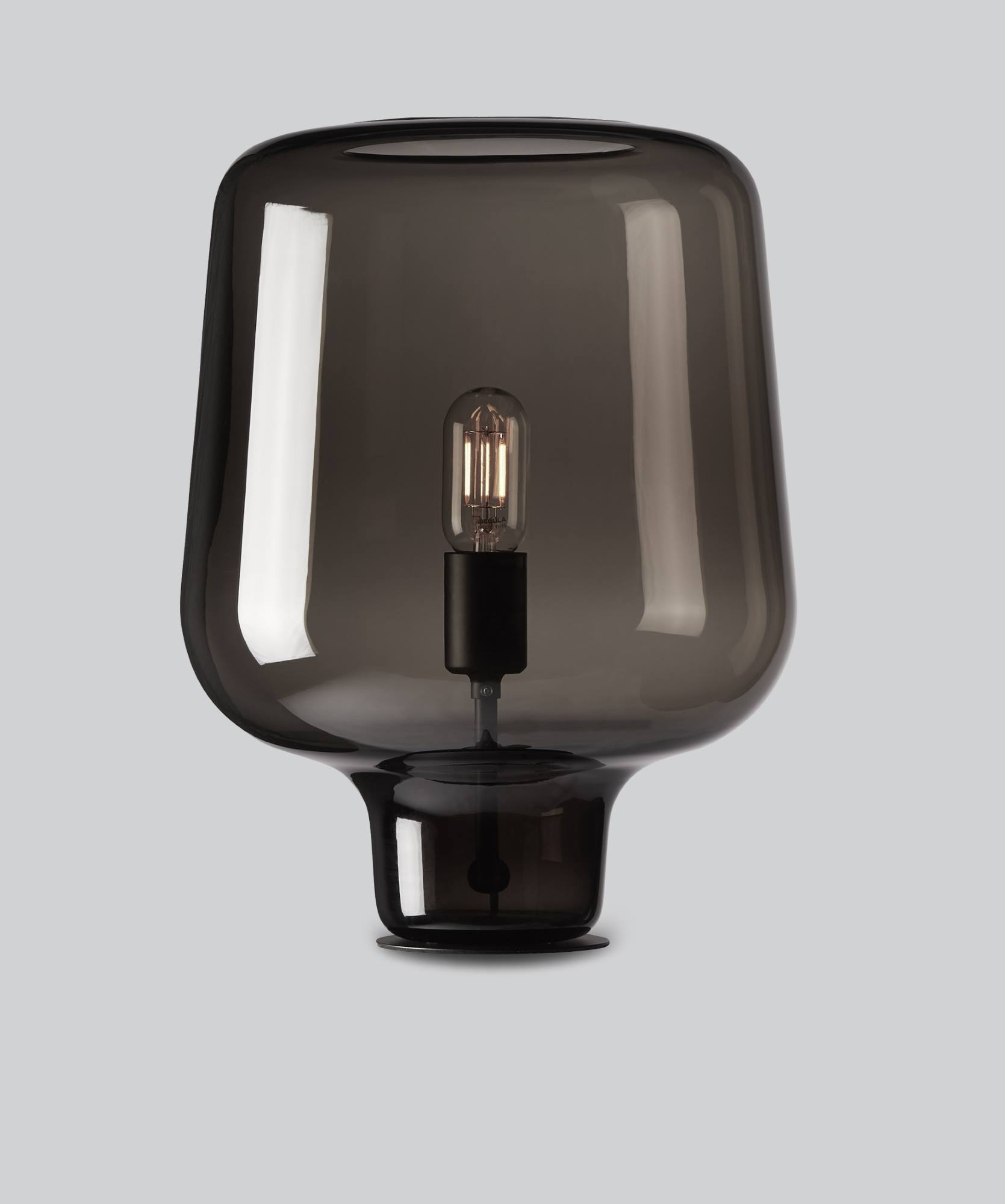 Glänzende graue Say My Name Tischleuchte von Northern, ein Design-Einzelstück mit Glühbirne.