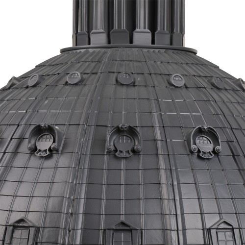 Detailaufnahme der Seletti Cupolone Pendelleuchte, eine moderne Hängelampe in Kuppelform.