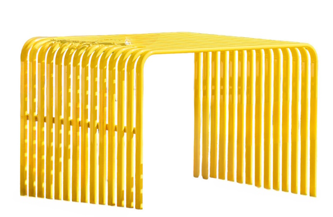 Gelber Campus Tisch von Jan Kurtz für den Außenbereich, modernes Design mit Stahlrohr.