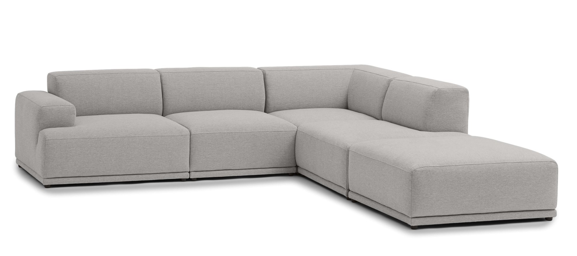 Helles Connect Soft Ecksofa von Muuto, modulare Wohnlandschaft in Clay Farbe, modernes Design.