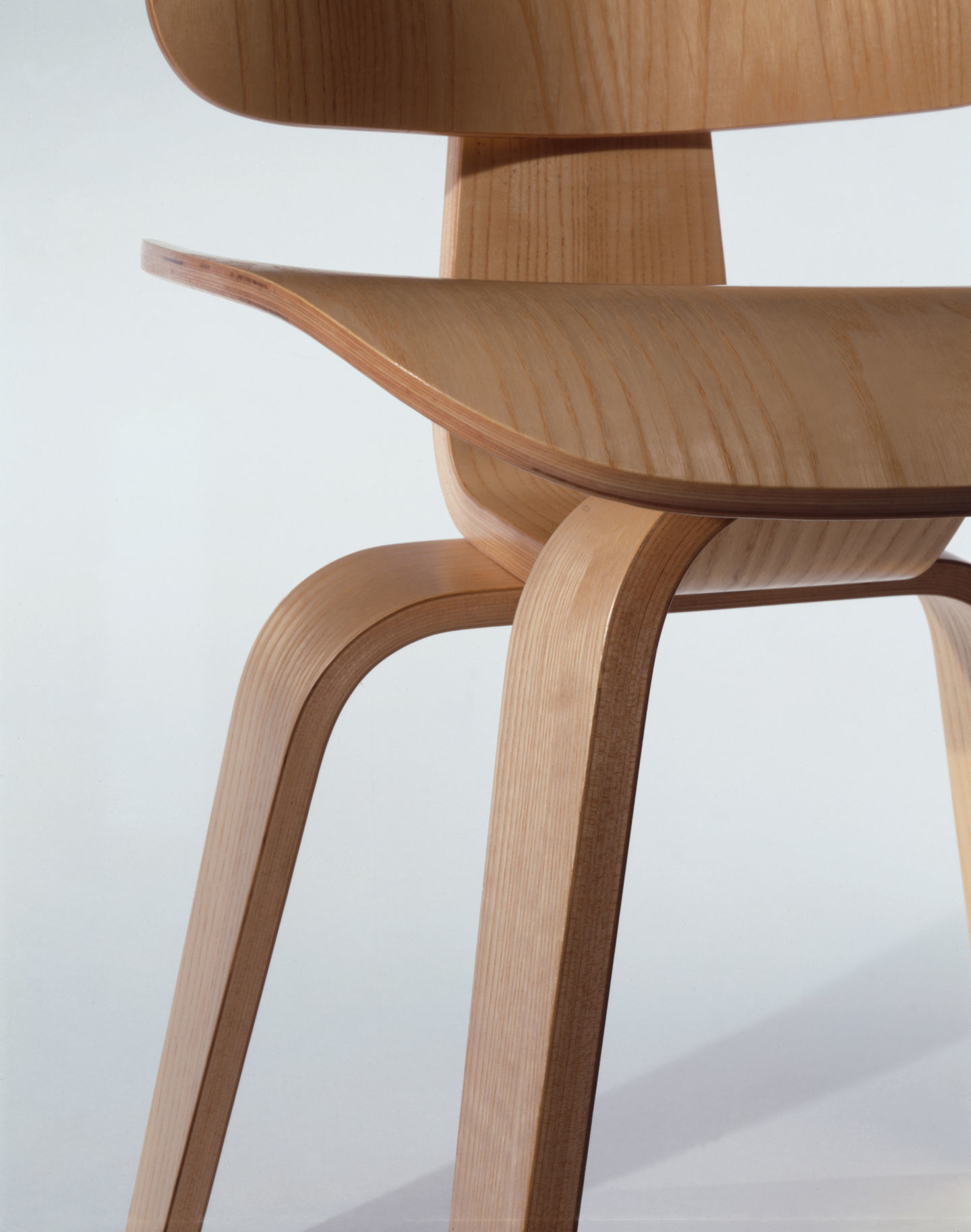 Plywood Group DCW Holzstuhl Vitra